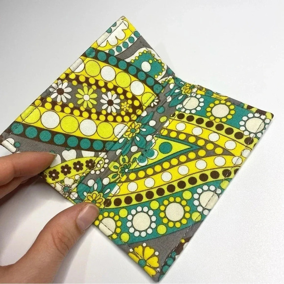 Vera Bradley All in One Wristlet Lemon Parfait Retired Print - Picture 7 of 9